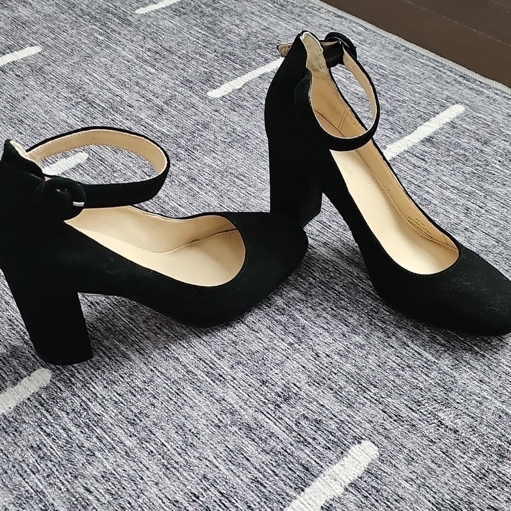 Marc Fisher Suede Heels - Picture 2 of 9